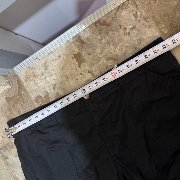 Women’s Riders by Lee Brand Black MidRise Casual Lightweight Shorts Size 24 NWOT - Picture 15 of 16